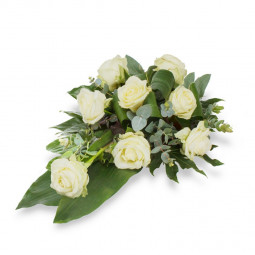 Bēru štrauss ar baltām rozēm